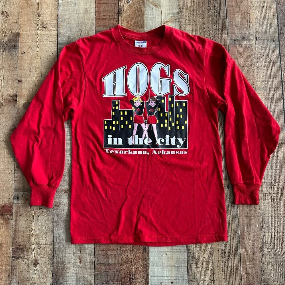 Arkansas Razorbacks Hogs In The City Red Long Sleeve Crewneck Graphic Shirt -M